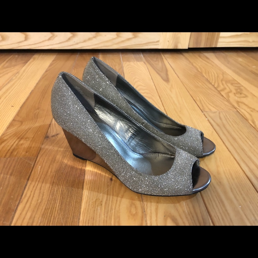 Bandolino Sparkly Heels size 8.5